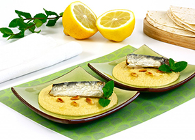 Hummus con sardinas al limón